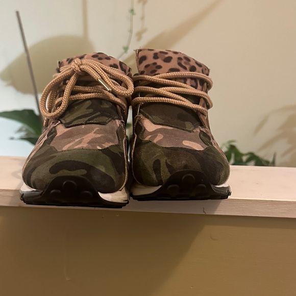 Steve Madden Camouflage and Leopard Women's Sneakers - Picture 8 of 8
